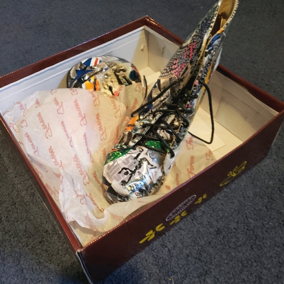 Shoes - Picture 2 of 2